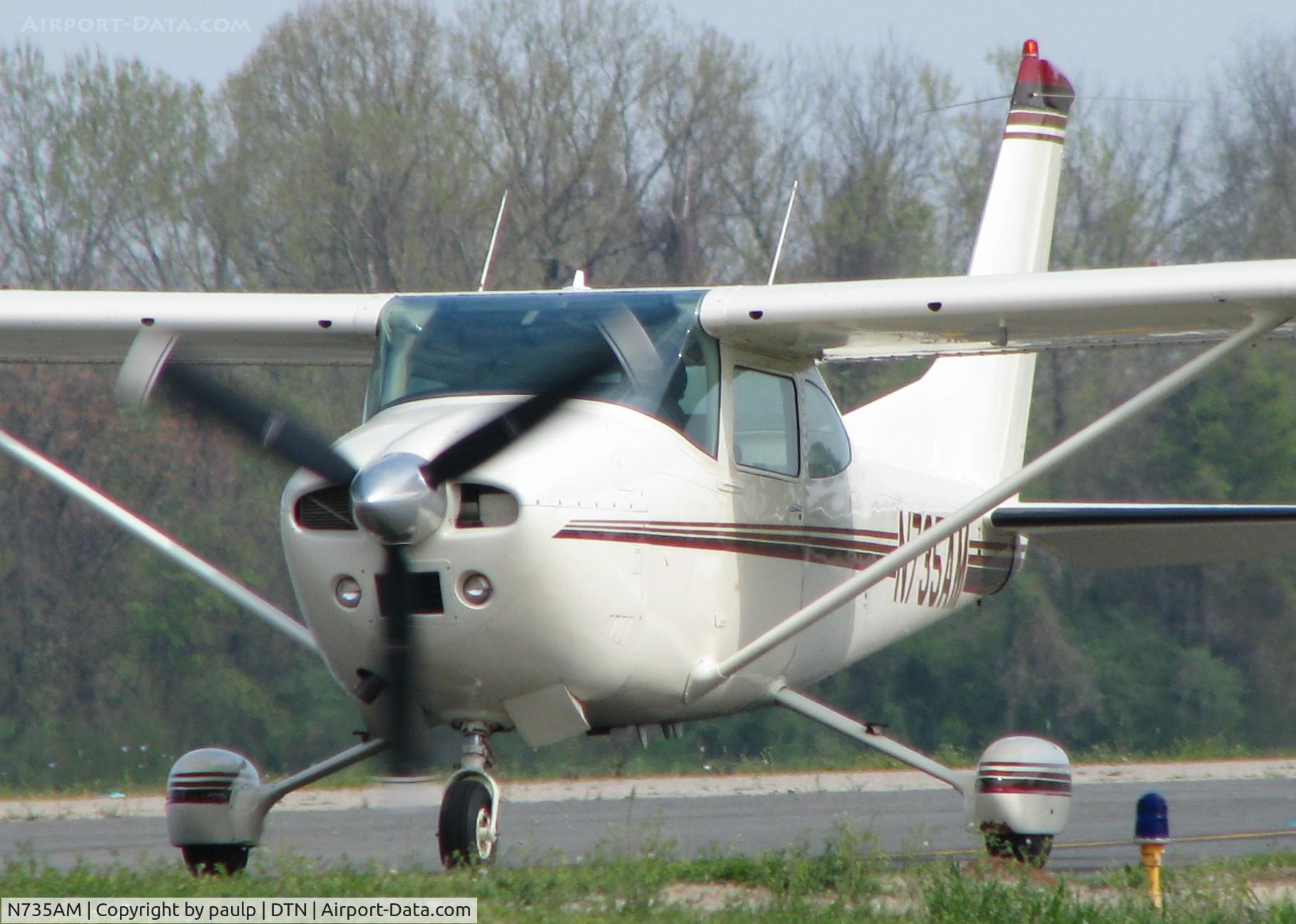 N735AM, 1976 Cessna 182Q Skylane C/N 18265271, On taxiway Foxtrot heading to runway 14 at the Shreveport Downtown airport.