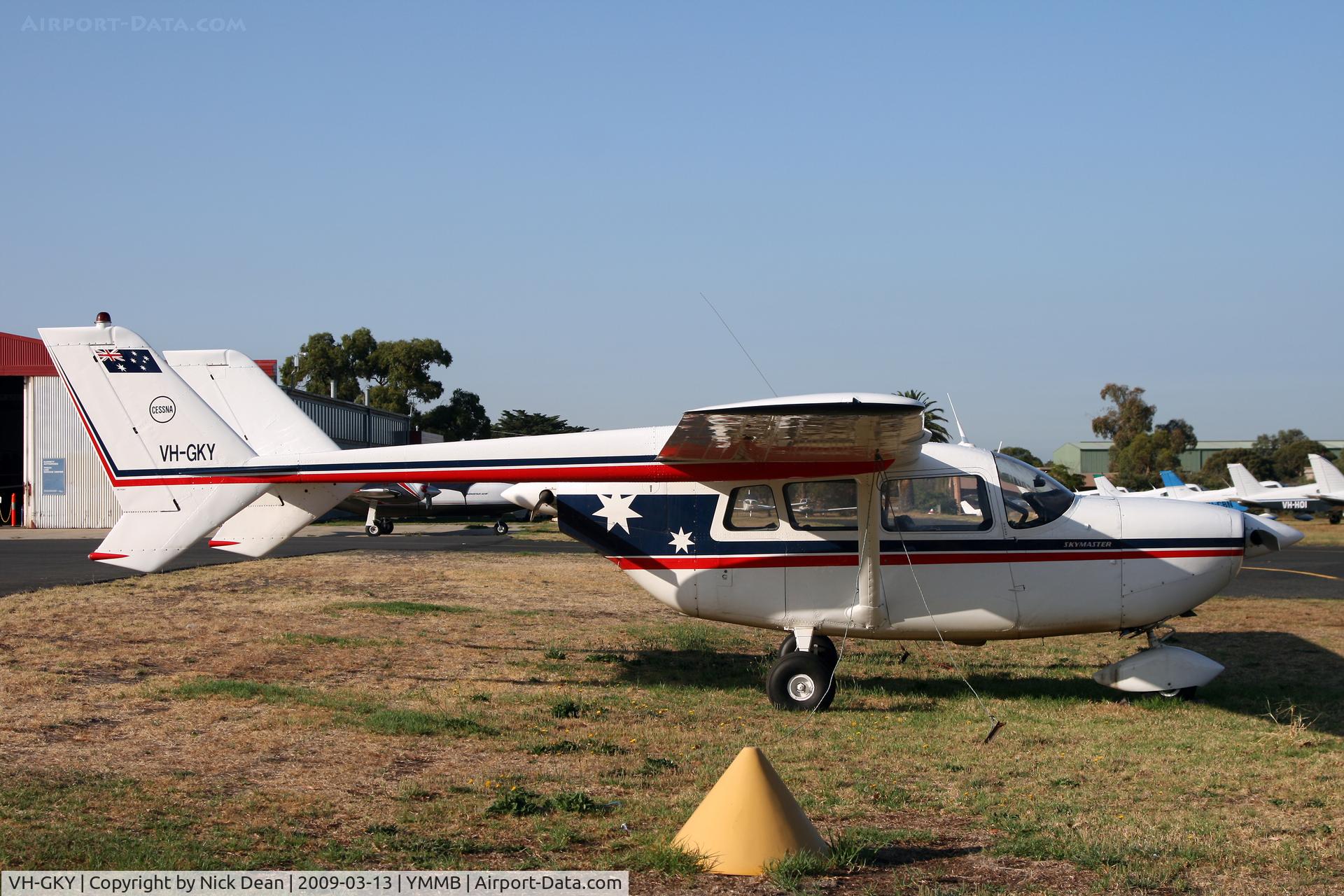VH-GKY, 1964 Cessna 336 Skymaster C/N 336-0164, YMMB