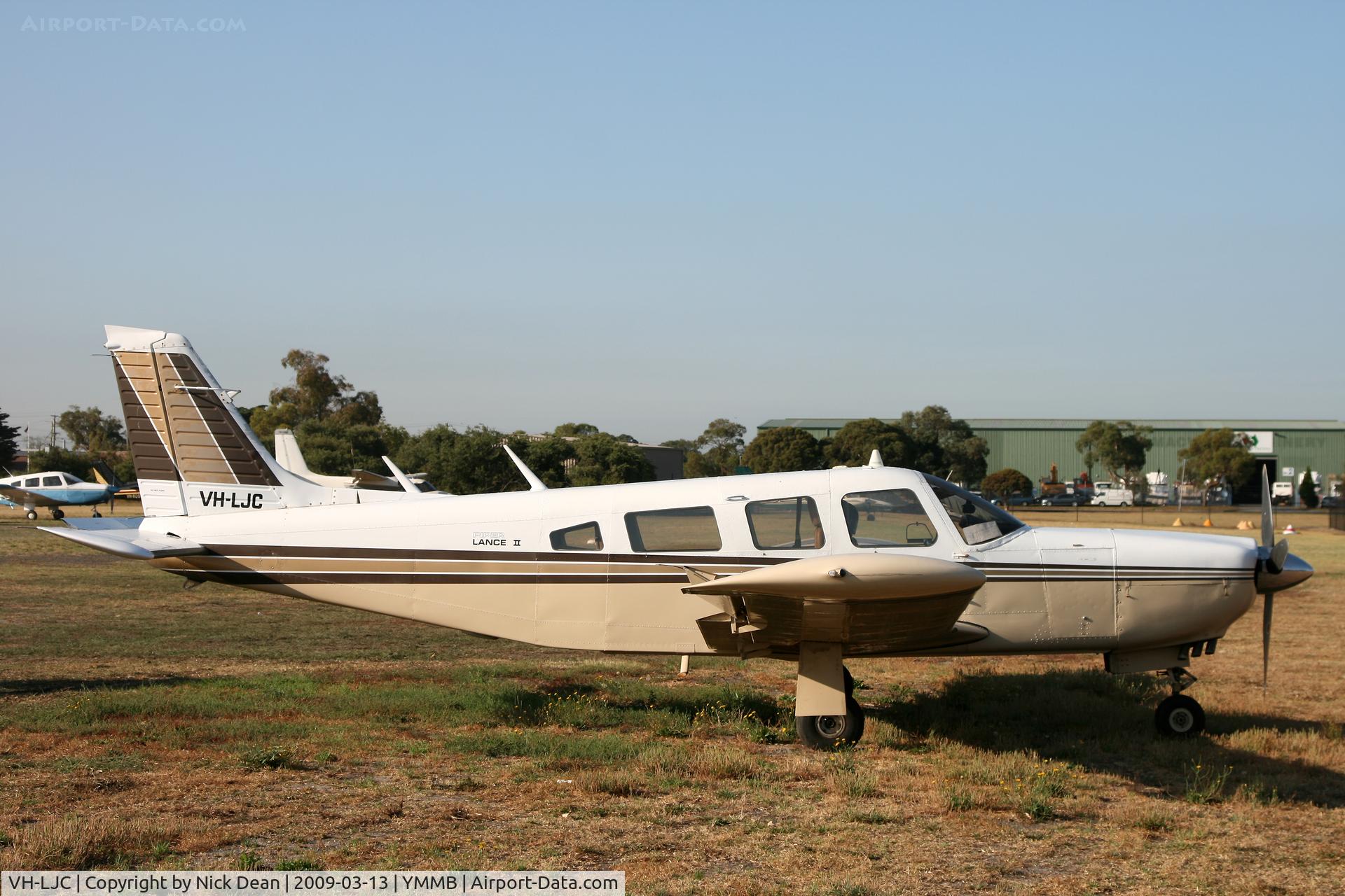 VH-LJC, 1977 Piper PA-32R-300 Cherokee Lance C/N 32R-7780059, YMMB