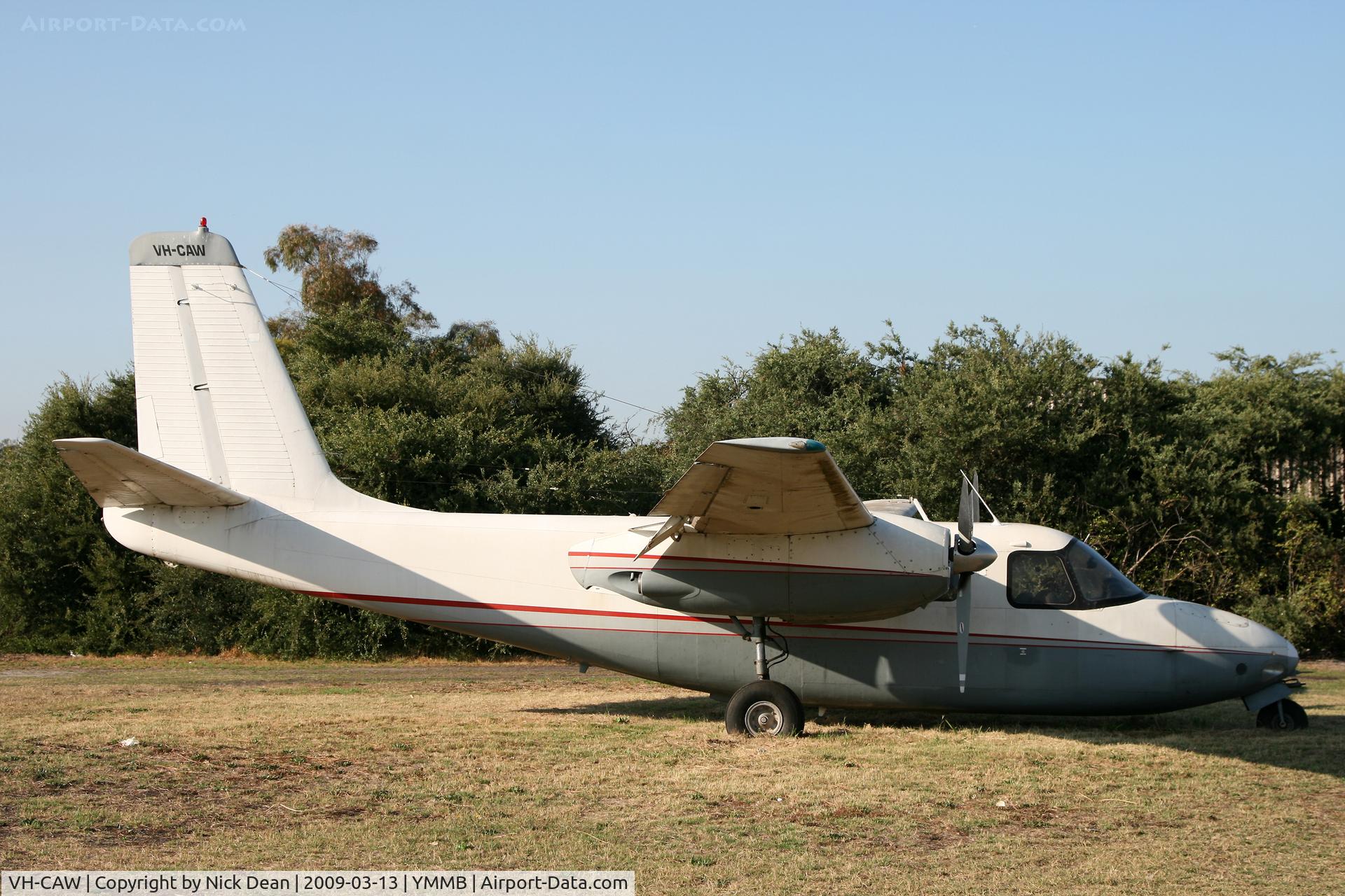 VH-CAW, 1959 Aero Commander 560E C/N 729, YMMB