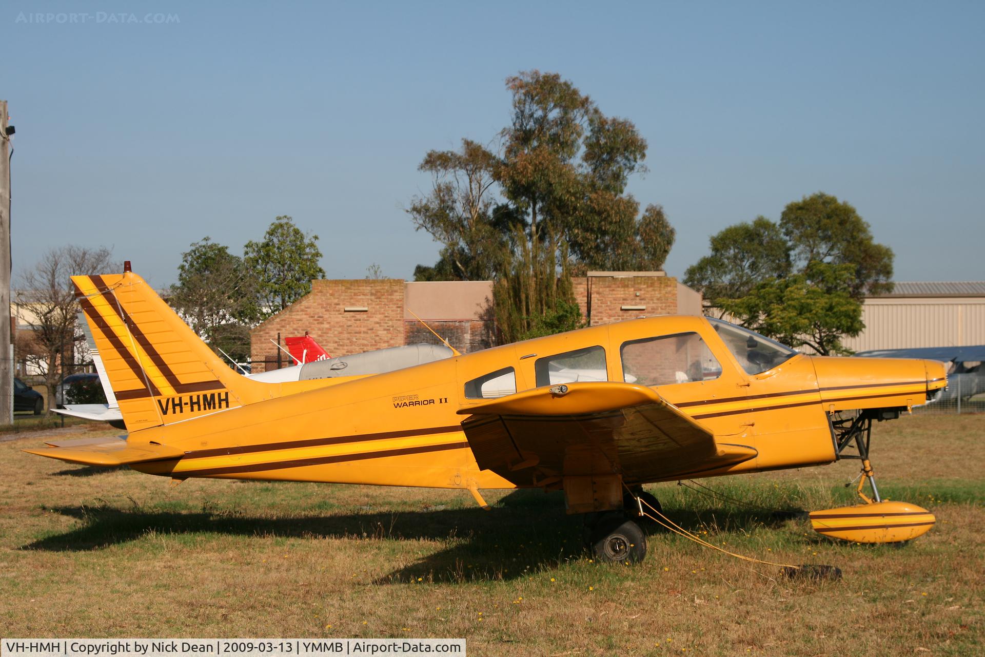 VH-HMH, 1979 Piper PA-28-161 C/N 28-7916347, YMMB