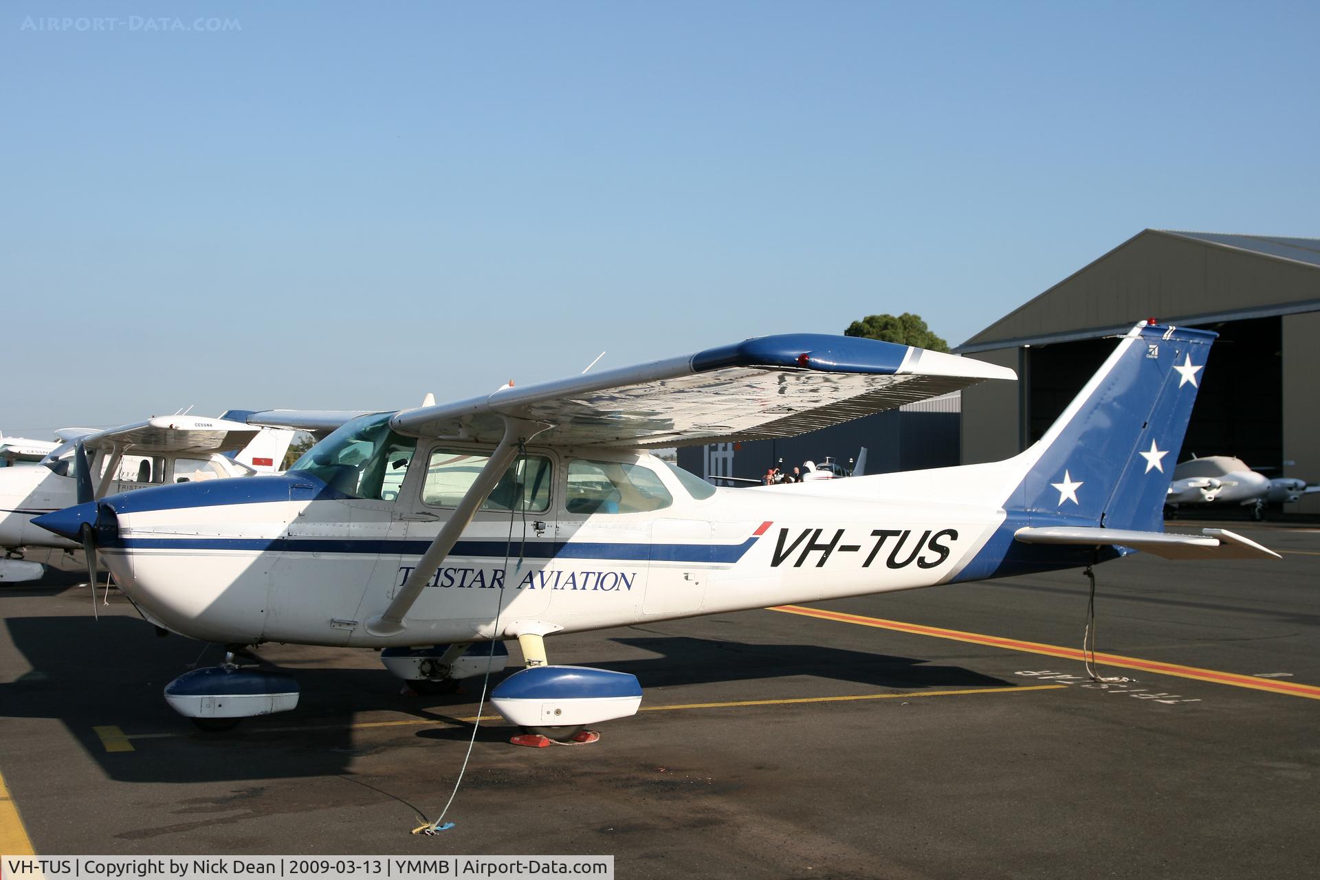 VH-TUS, 1974 Cessna 172M C/N 17263581, YMMB