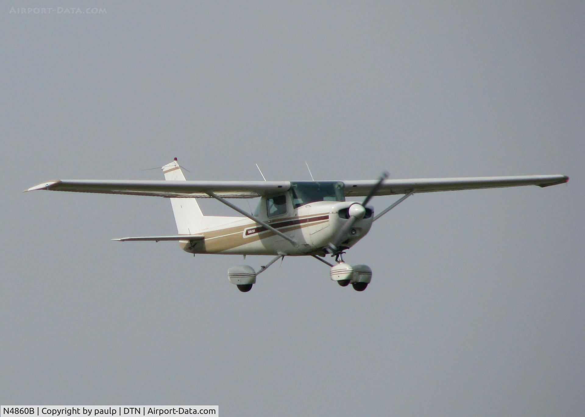 N4860B, 1979 Cessna 152 C/N 15283678, Landing on 14 at Downtown Shreveport.