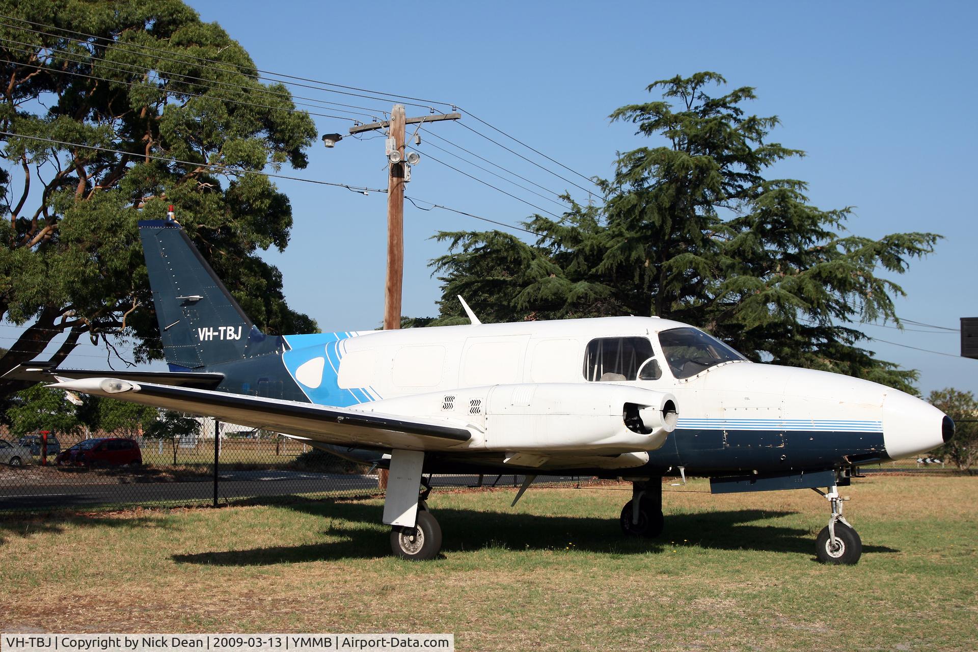 VH-TBJ, 1975 Piper PA-31-350 Chieftain C/N 31-7552128, YMMB