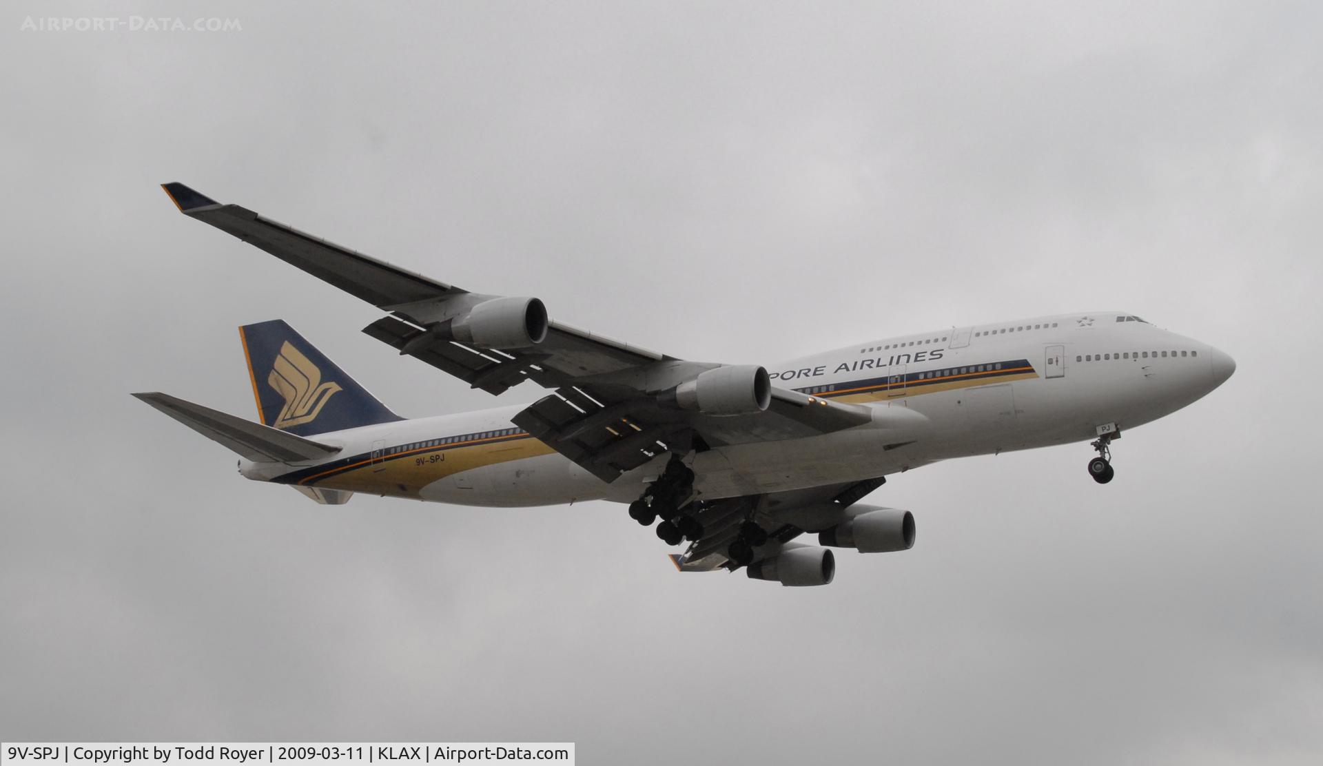 9V-SPJ, 1996 Boeing 747-412 C/N 26556, Landing 24R at LAX