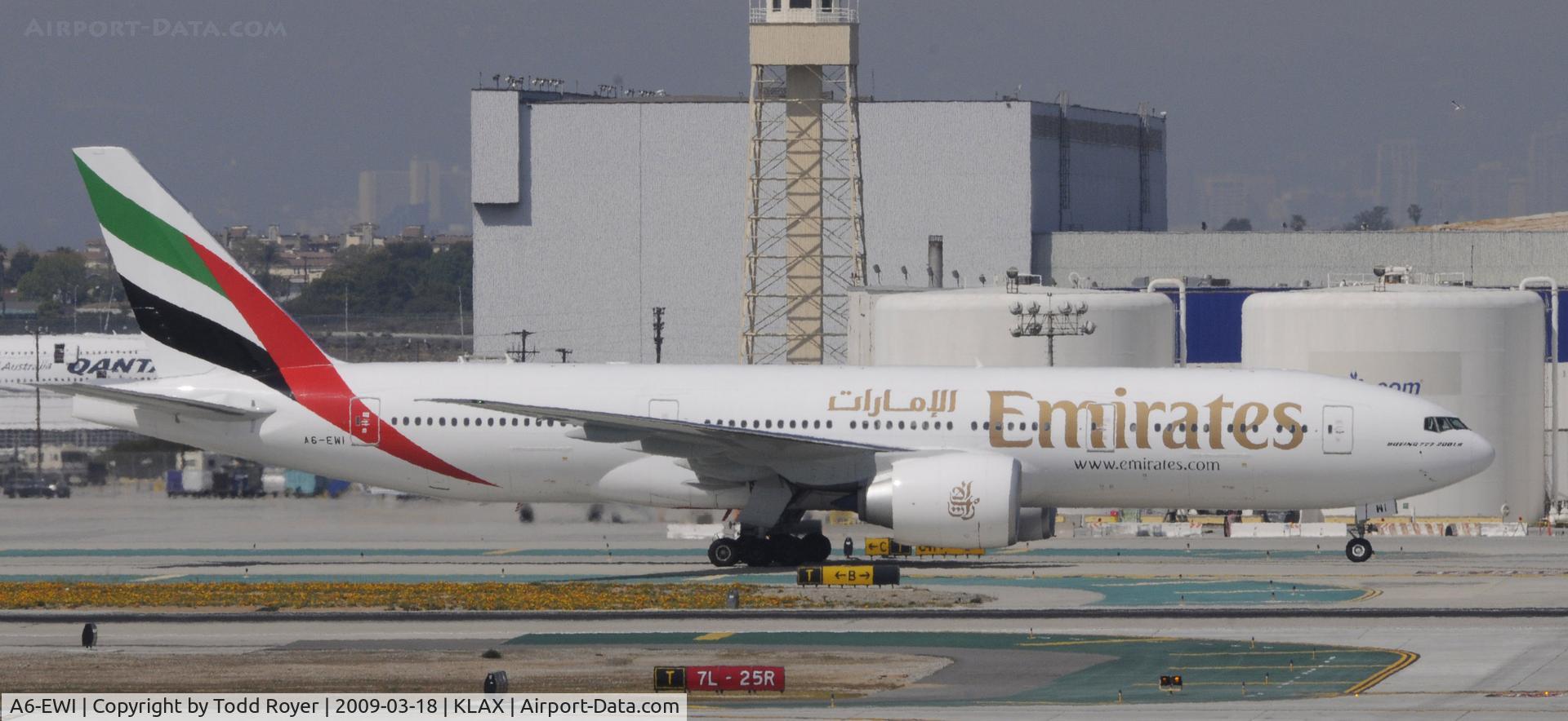 A6-EWI, 2008 Boeing 777-21H/LR C/N 35589, Taxi for departure