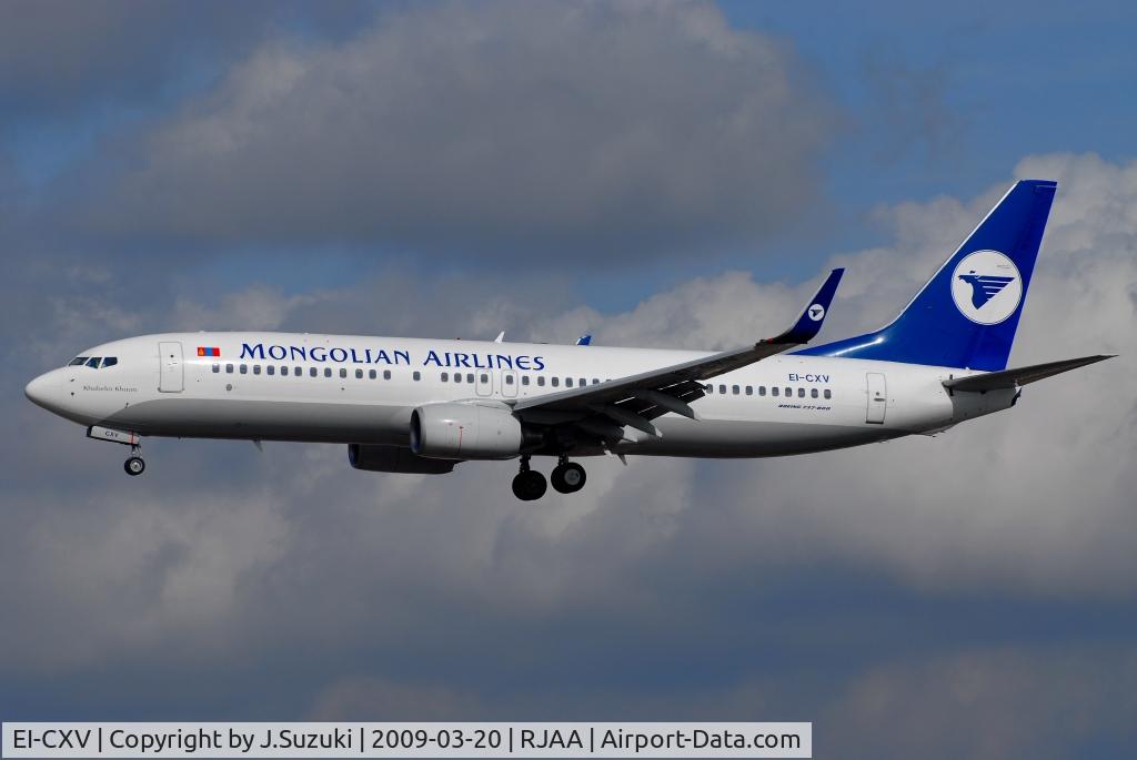 EI-CXV, 2002 Boeing 737-8CX C/N 32364, Title & white line minor changed