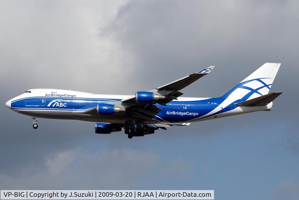 VP-BIG, 2007 Boeing 747-46N/FER/SCD C/N 35420, R/W34L approach