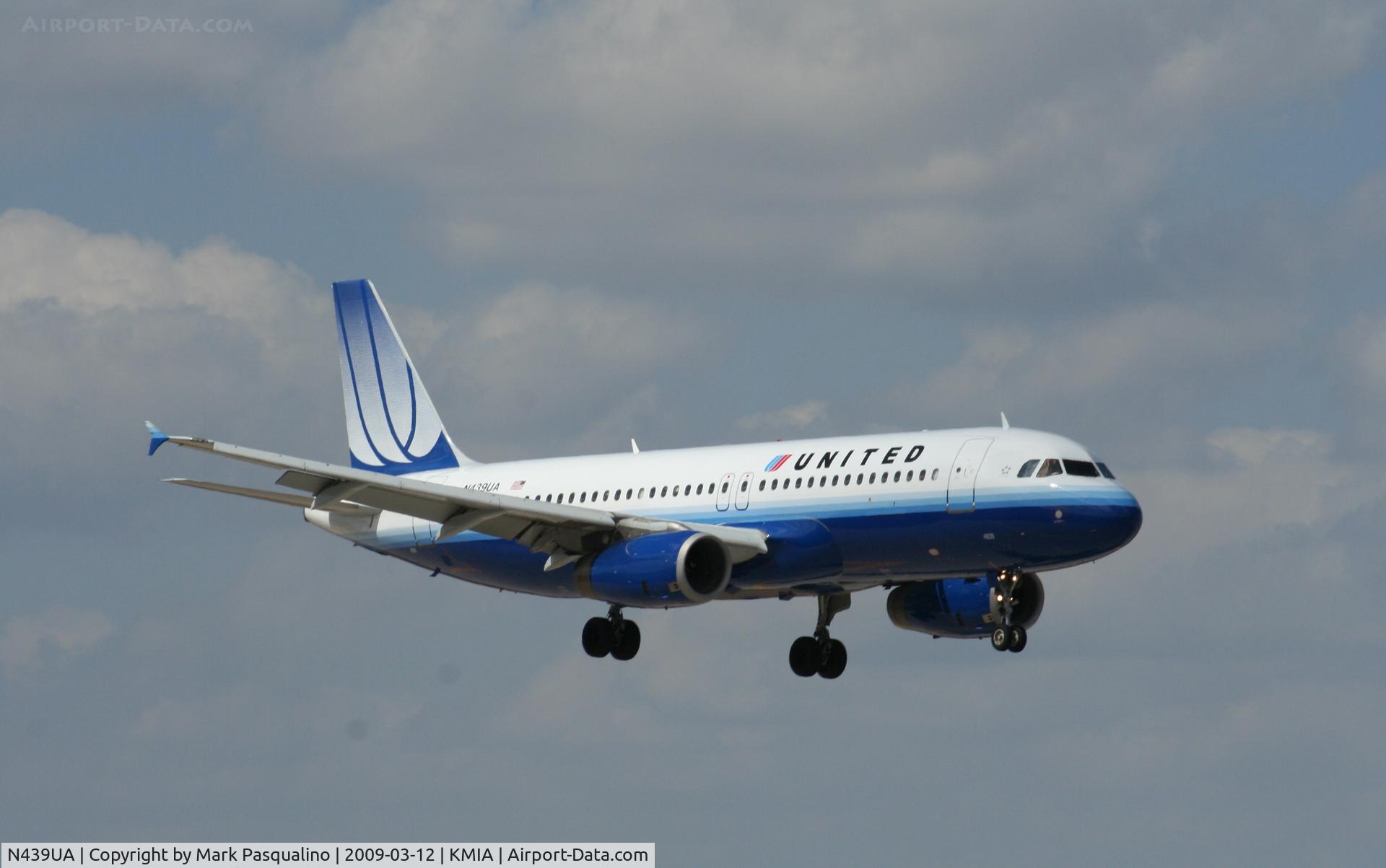N439UA, 1997 Airbus A320-232 C/N 683, Airbus A320