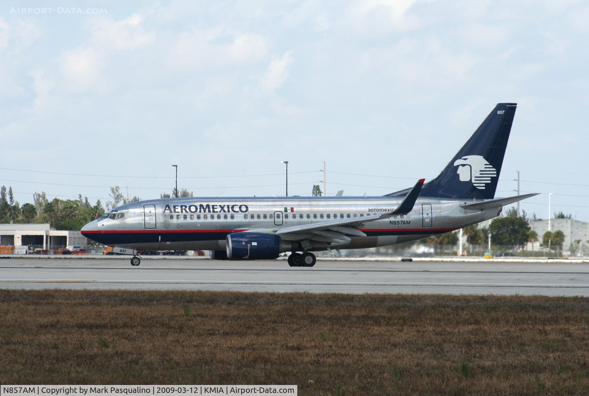 N857AM, 2004 Boeing 737-752 C/N 33793, Boeing 737-700