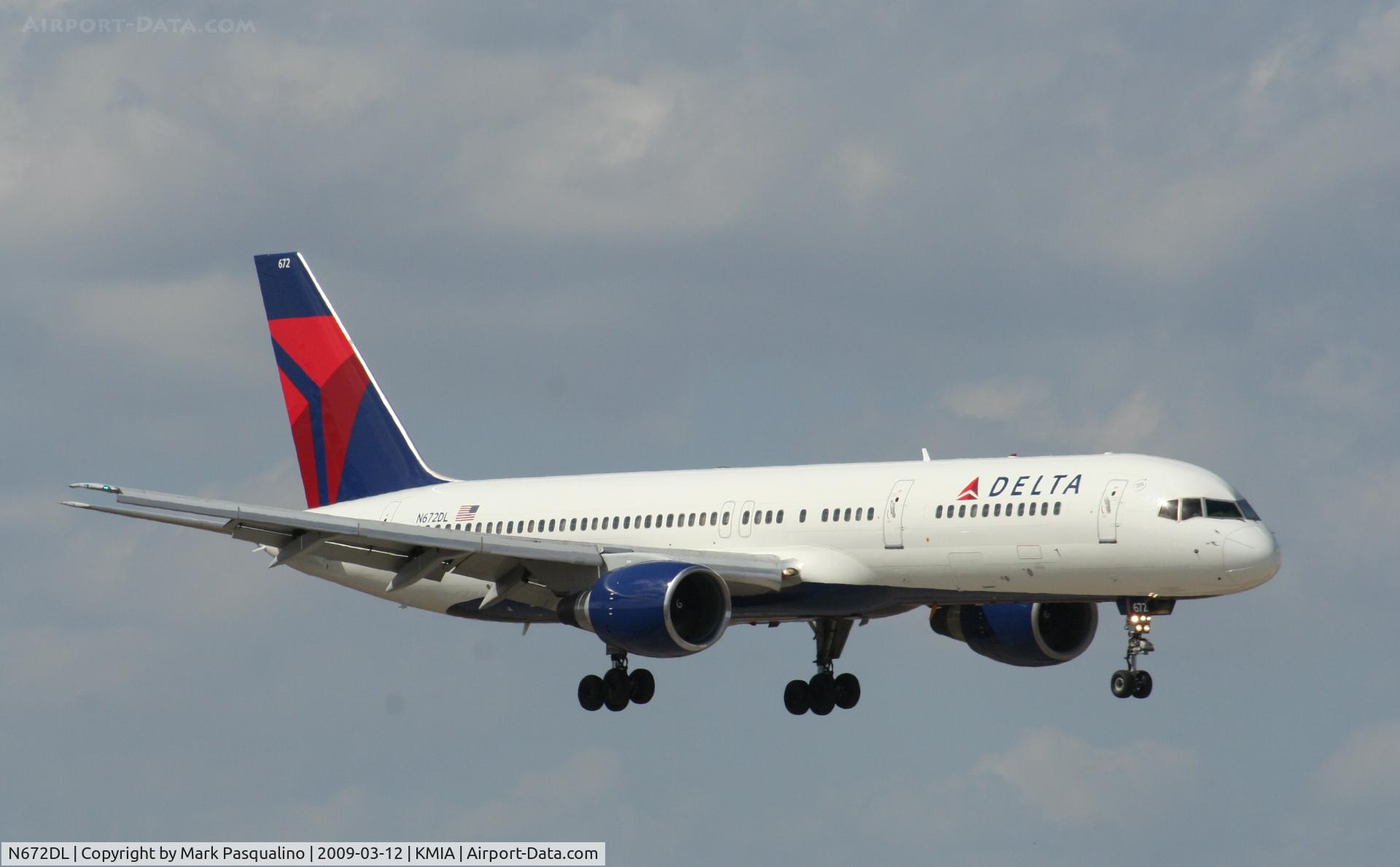 N672DL, 1992 Boeing 757-232 C/N 25977, Boeing 757-200