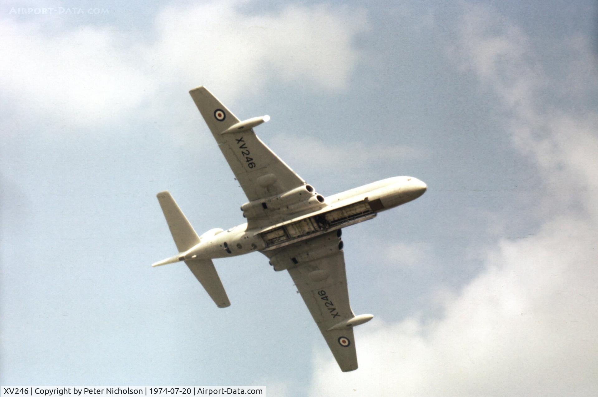 XV246, Hawker Siddeley Nimrod MR.1 C/N 8021, Nimrod MR.1 performing at the 1974 RAF Leconfield Airshow.