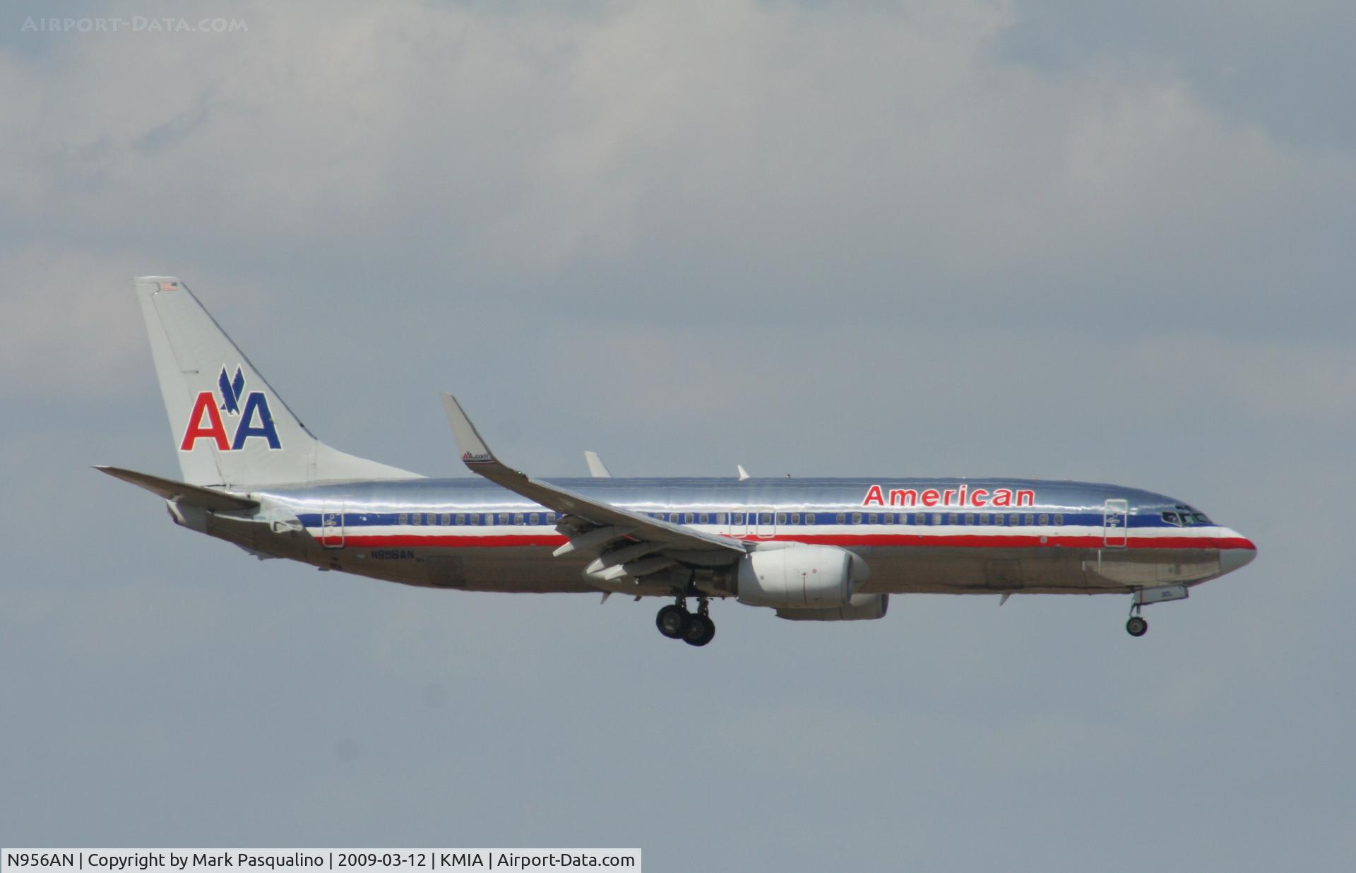 N956AN, 2001 Boeing 737-823 C/N 30090, Boeing 737-800