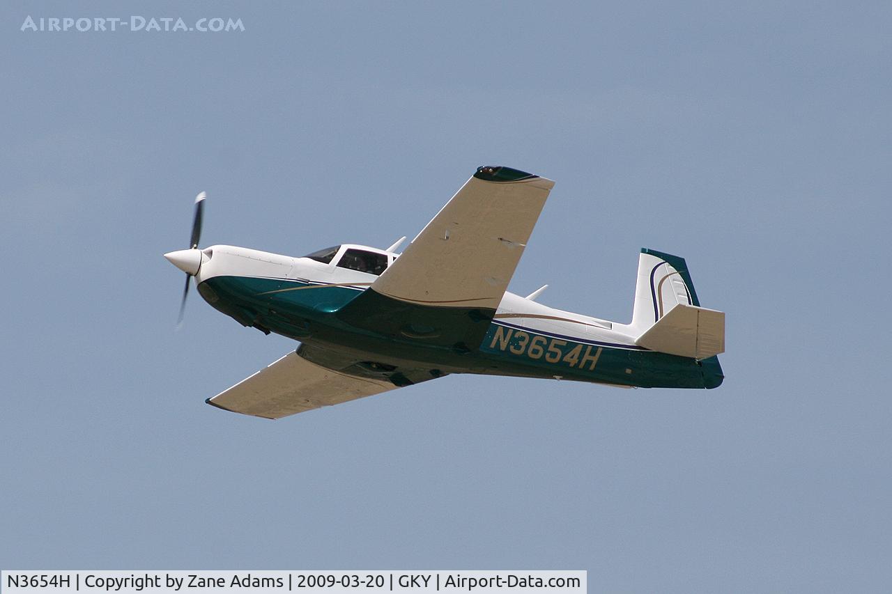 N3654H, 1980 Mooney M20K C/N 25-0436, At Arlington Municipal
