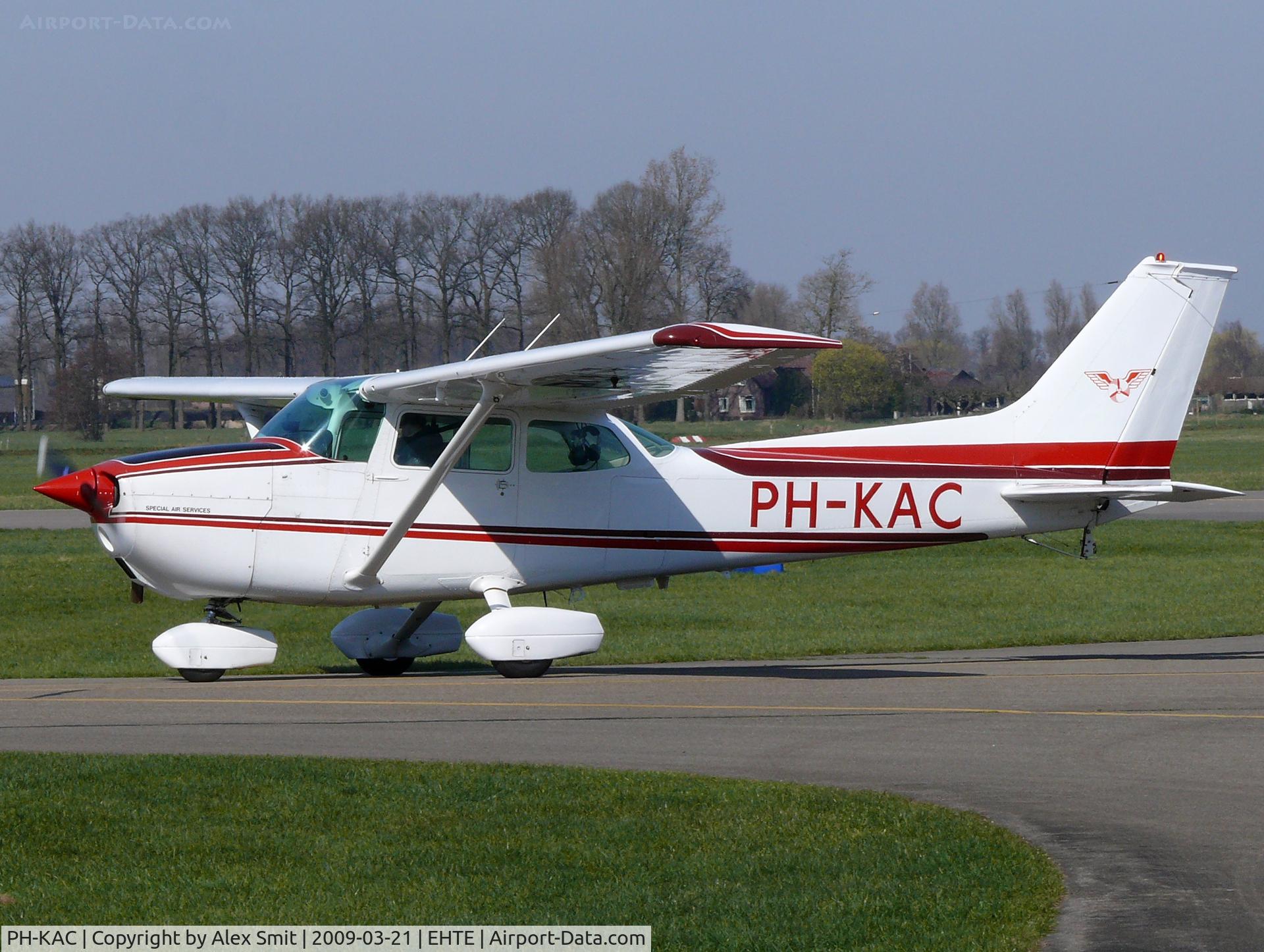 PH-KAC, 1974 Cessna 172M C/N 17262999, Cessna C172M Skyhawk PH-KAC Special Air Services