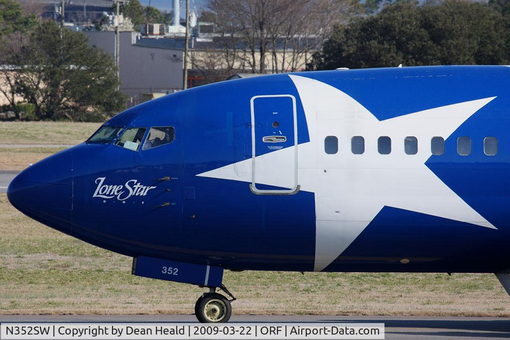 N352SW, 1990 Boeing 737-3H4 C/N 24888, Close-up nose shot of Southwest Airlines N352SW 
