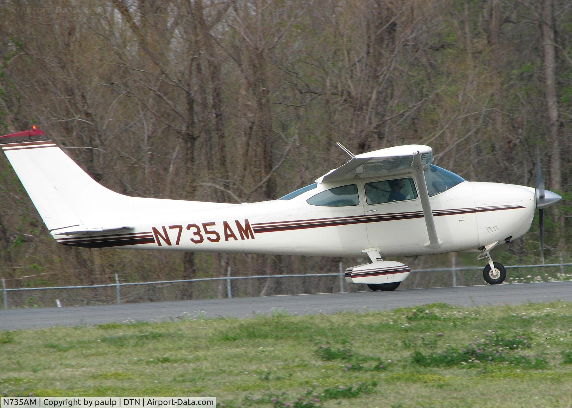 N735AM, 1976 Cessna 182Q Skylane C/N 18265271, About to lift off from 14 at the Shreveport Downtown airport.