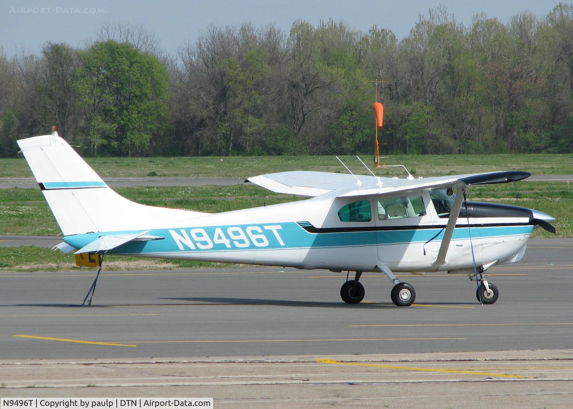 N9496T, 1960 Cessna 210 C/N 57296, Parked at the Shreveport Downtown airport.