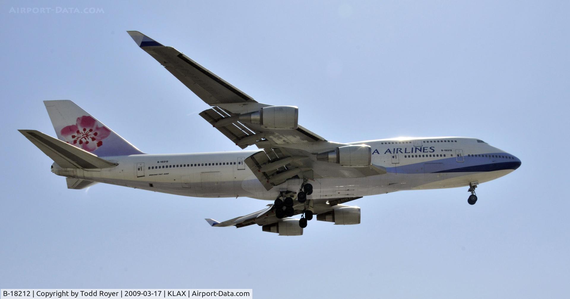 B-18212, 2005 Boeing 747-409 C/N 33736, Landing 24R at LAX