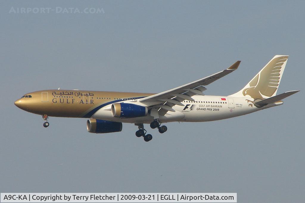 A9C-KA, 1999 Airbus A330-243 C/N 276, Gulf Air A330 approaches Heathrow