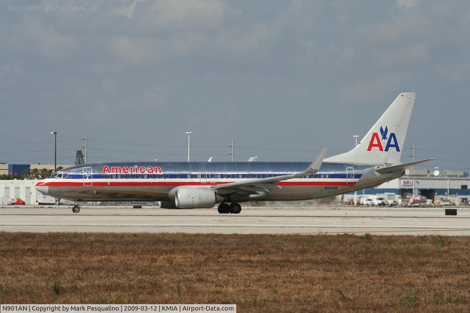 N901AN, 1999 Boeing 737-823 C/N 29503, Boeing 737-800