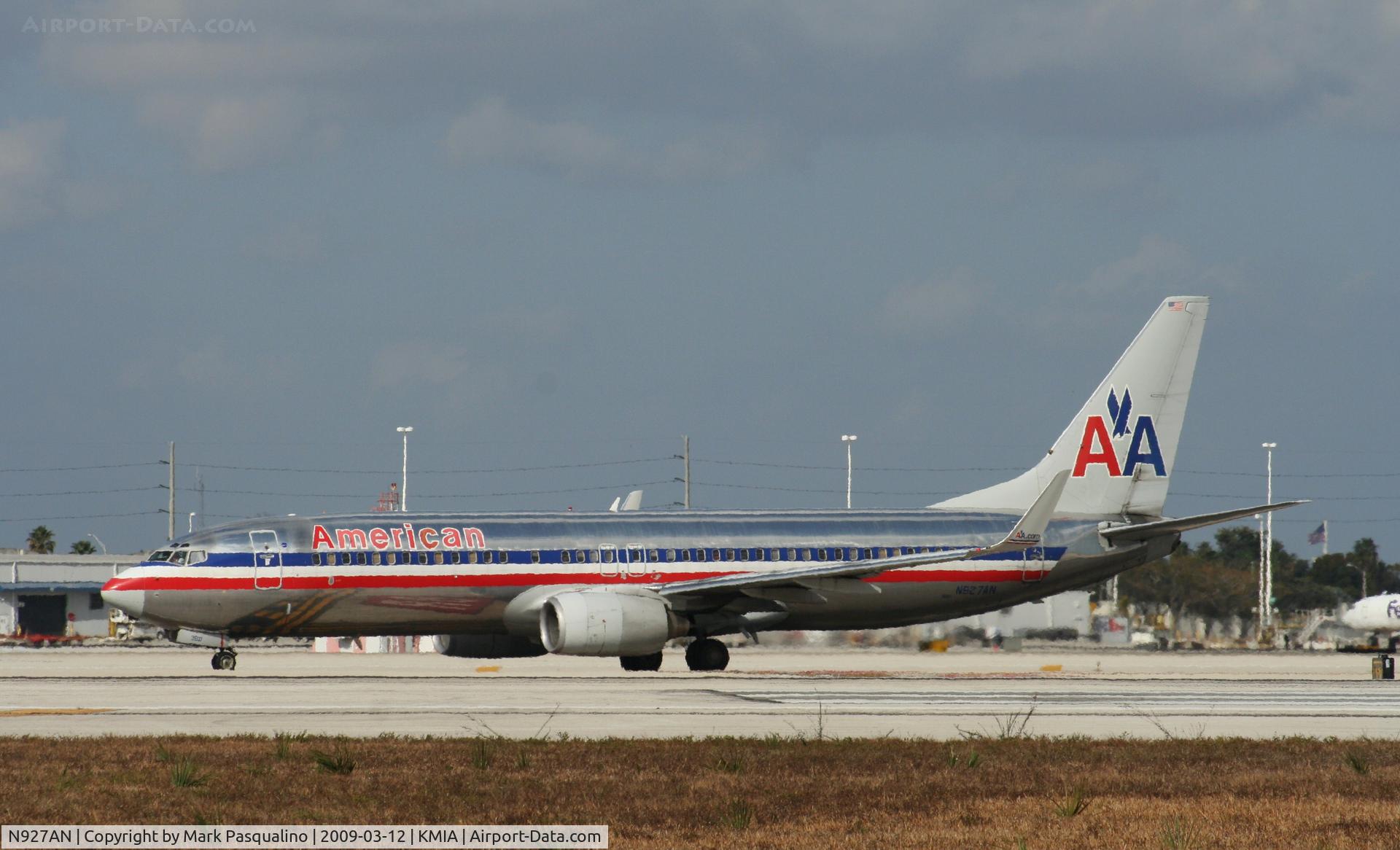 N927AN, 2000 Boeing 737-823 C/N 30077, Boeing 737-800