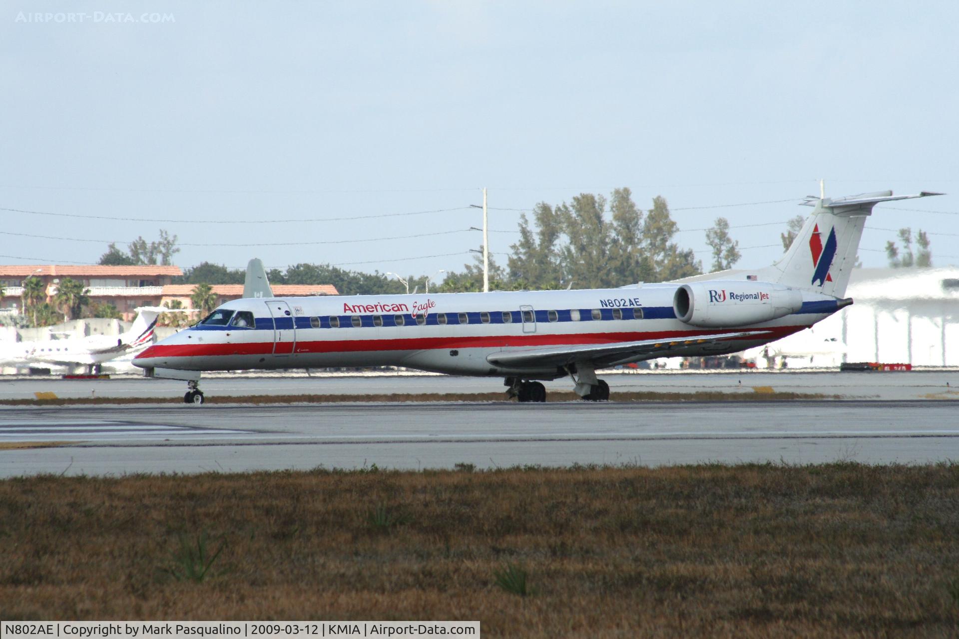 N802AE, 2001 Embraer ERJ-140LR (EMB-135KL) C/N 145471, EMB-135KL