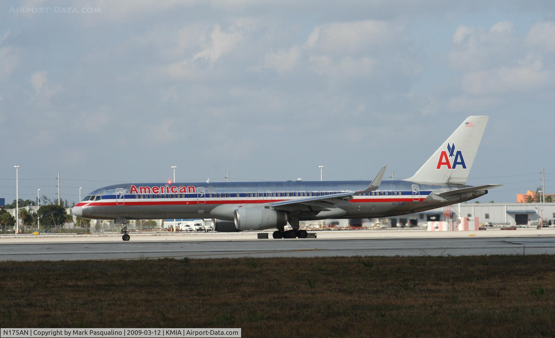 N175AN, 2001 Boeing 757-223 C/N 32394, Boeing 757-200
