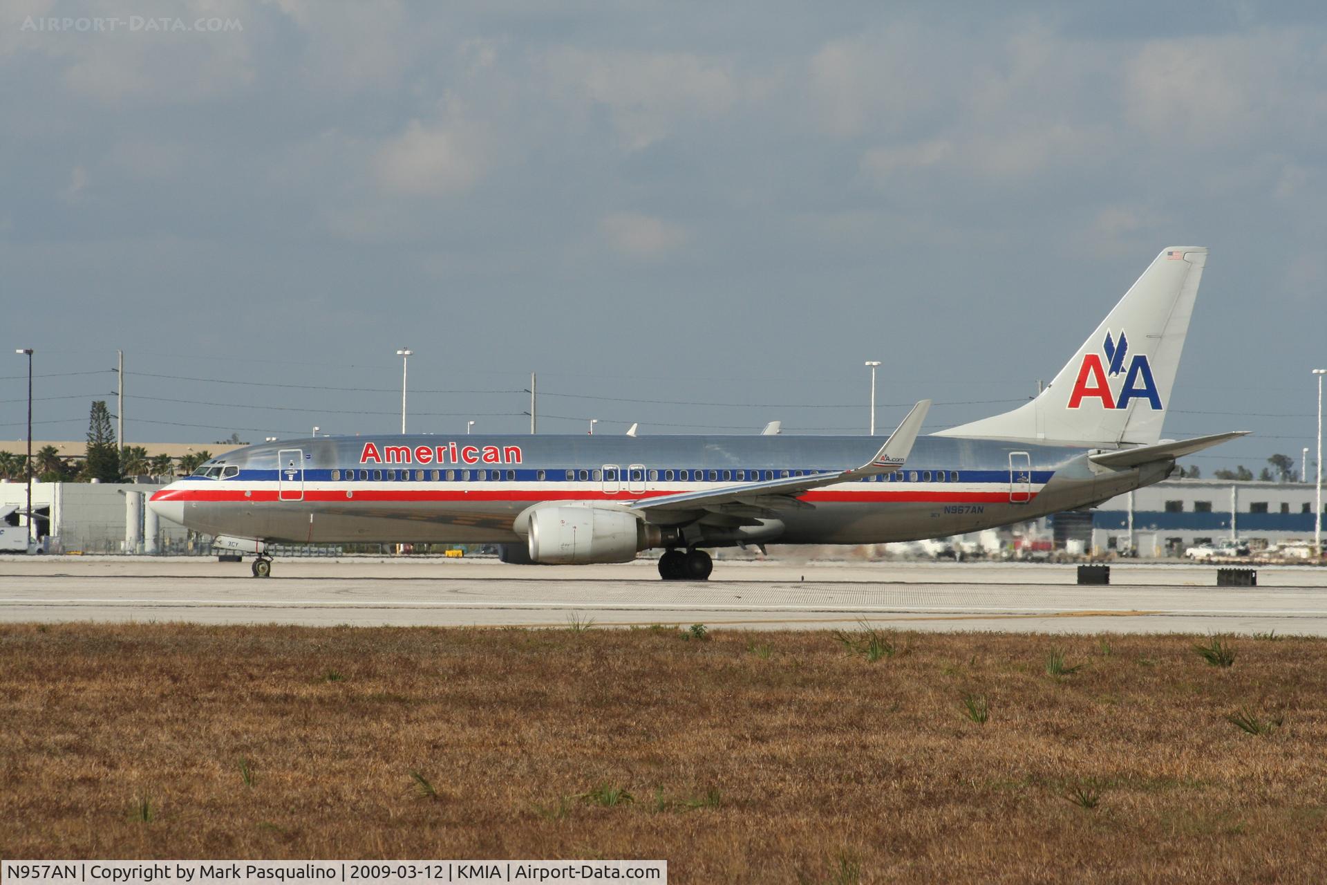 N957AN, 2001 Boeing 737-823 C/N 29541, Boeing 737-800