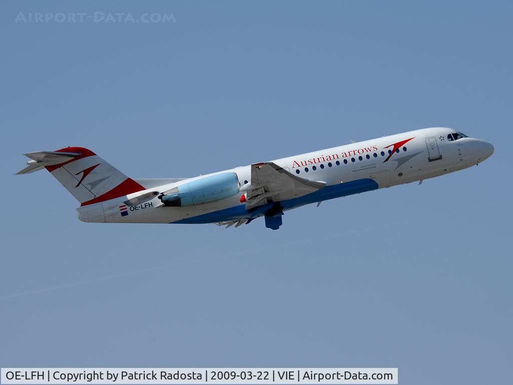 OE-LFH, 1995 Fokker 70 (F-28-0070) C/N 11554, Fokker 70 climbing out from VIE; take off RWY 34