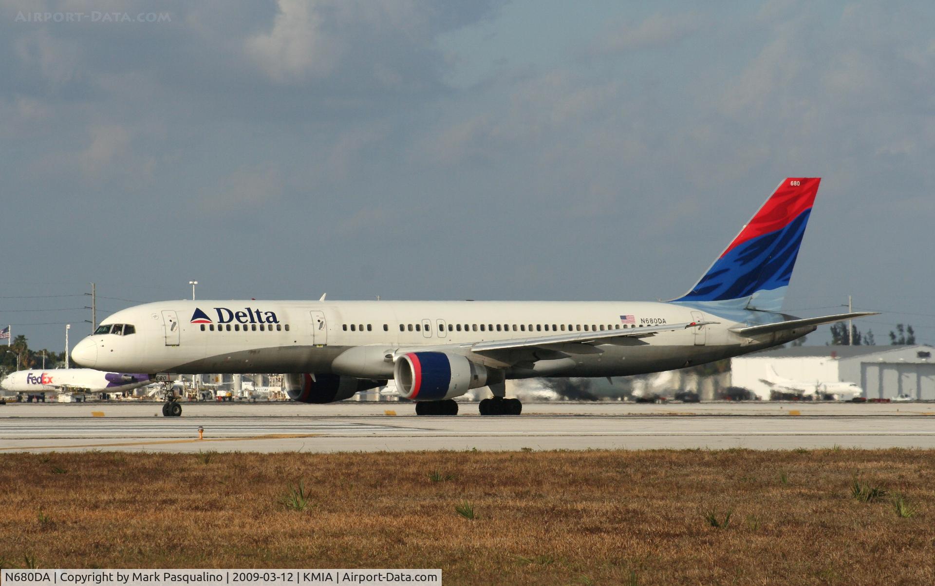 N680DA, 1992 Boeing 757-232 C/N 26956, Boeing 757-200