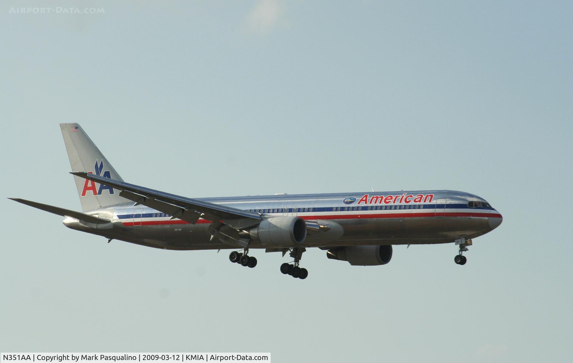N351AA, 1988 Boeing 767-323 C/N 24032, Boeing 767-300