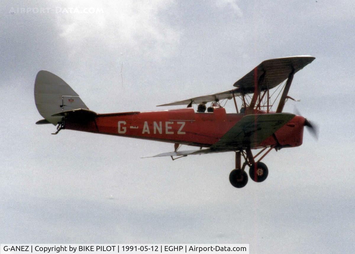 G-ANEZ, 1941 De Havilland DH-82A Tiger Moth II C/N 84218, ECHO NOVEMBER DOING A FLY-BYE