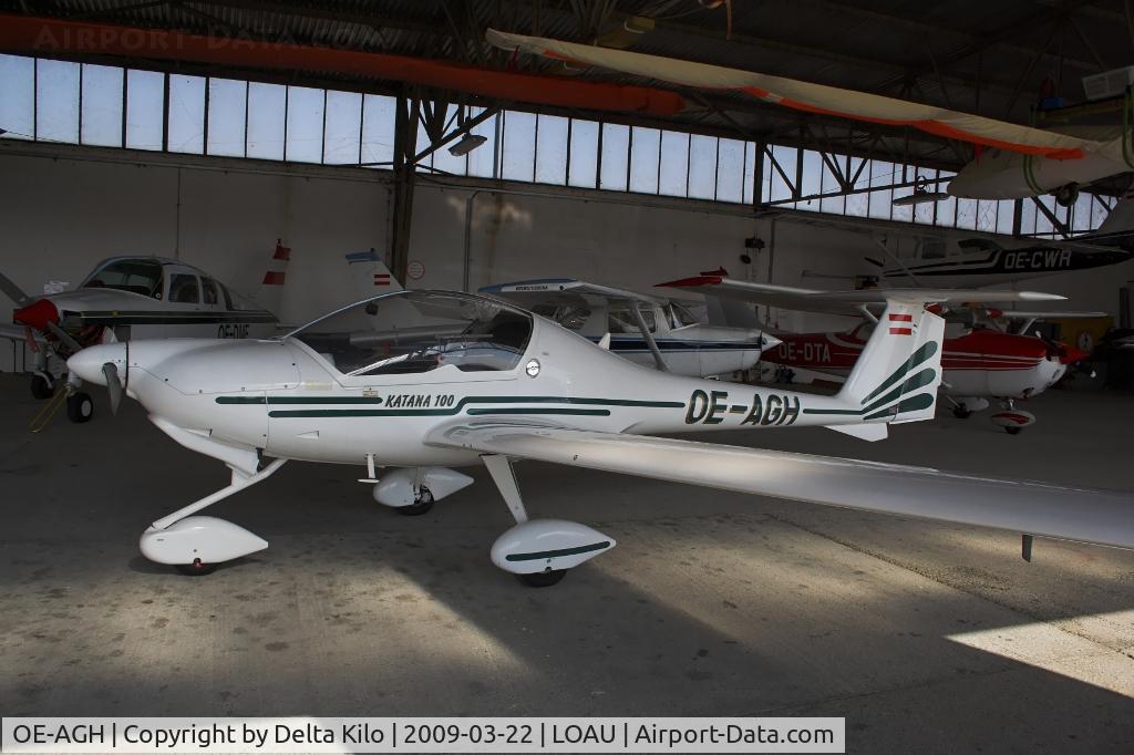 OE-AGH, 1995 HOAC DV-20 Katana C/N 20147, Hangar Stockerau