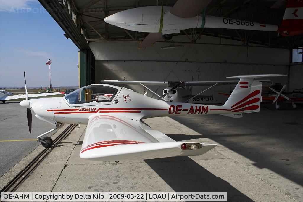 OE-AHM, HOAC DV-20 Katana C/N 20080, Hangar Stockerau