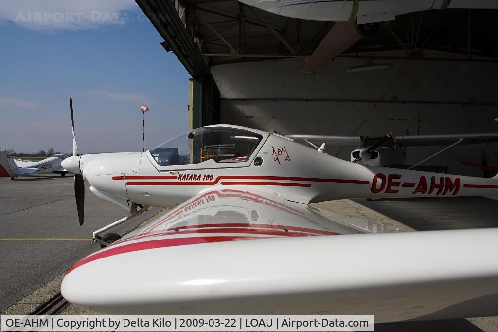 OE-AHM, HOAC DV-20 Katana C/N 20080, Hangar Stockerau