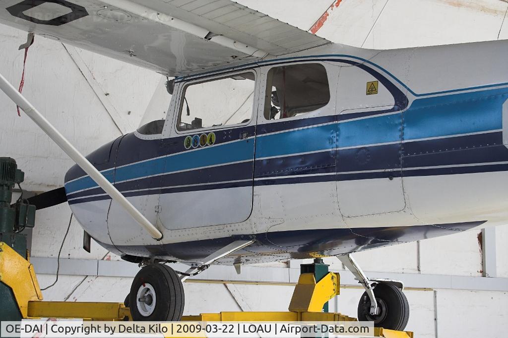 OE-DAI, 1961 Cessna 172B C/N 17247801, Hangar Stockerau