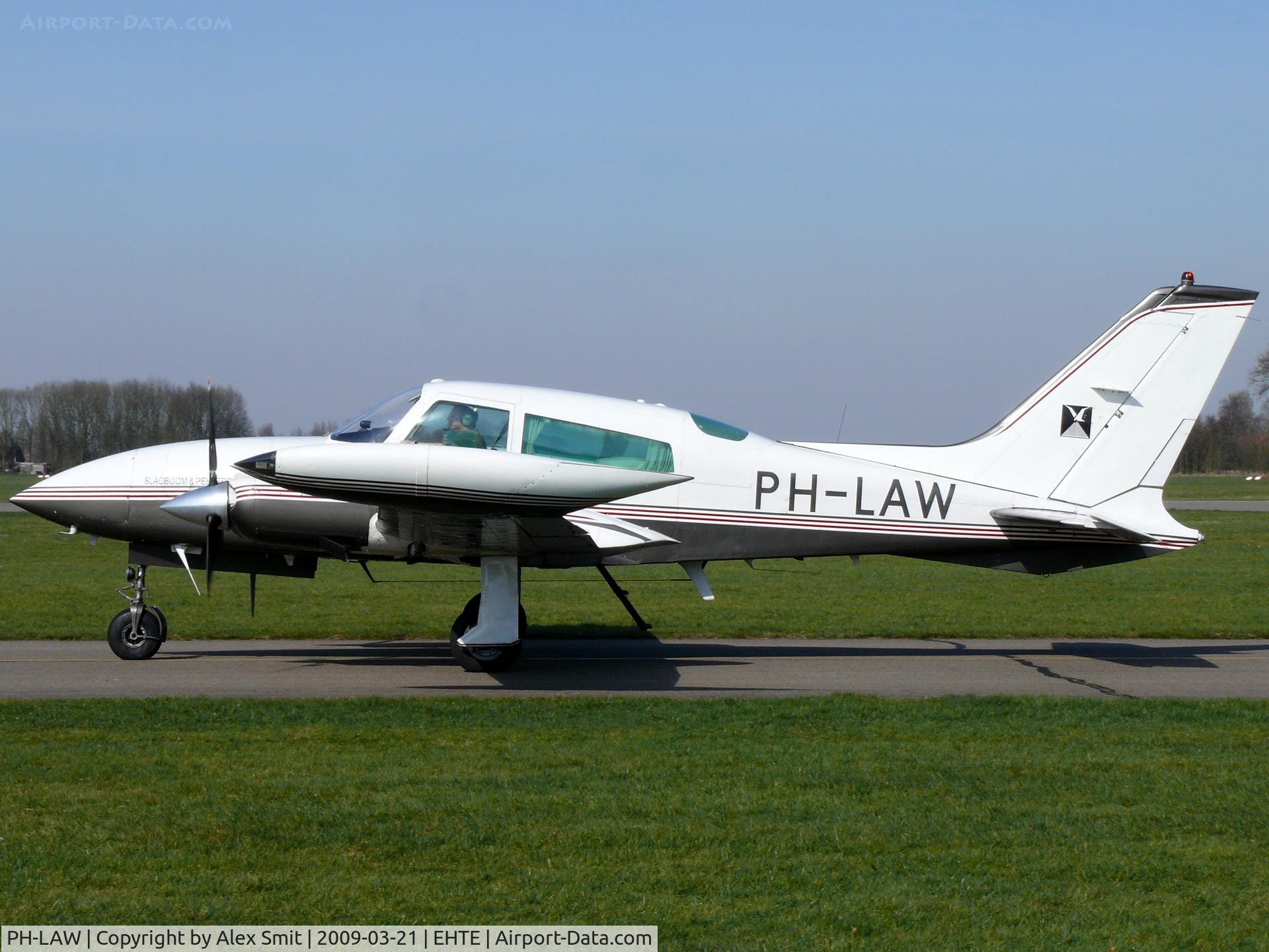 PH-LAW, Cessna T310R C/N 310R0096, Cessna T310R PH-LAW Slagboom & Peeters Luchtfotografie