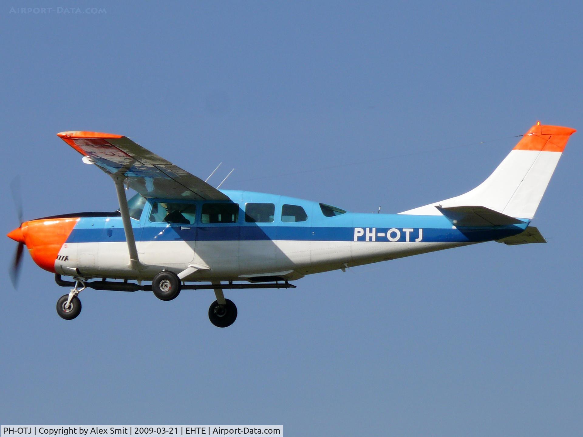 PH-OTJ, 1980 Cessna T207A Turbo Skywagon 8 C/N 20700590, Cessna CT207A Fugro Aerial Mapping