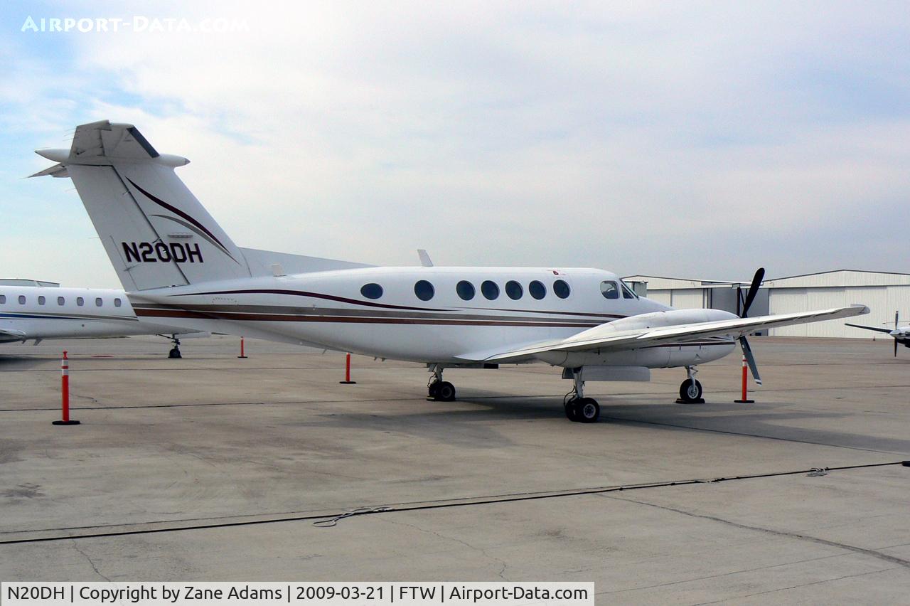 N20DH, 1987 Beech B200 King Air C/N BB-1263, At Meacham Field