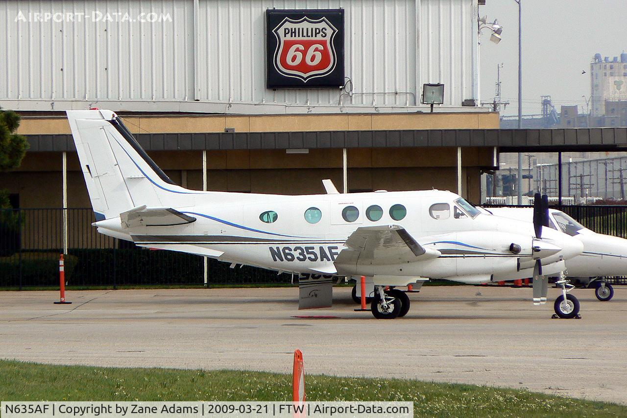 N635AF, 1977 Beech C90 King Air C/N LJ-736, At Meacham Field
