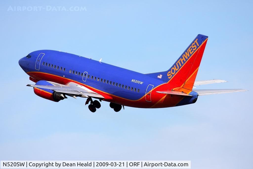 N520SW, 1991 Boeing 737-5H4 C/N 25319, Southwest Airlines N520SW (FLT SWA1845) climbing out from RWY 5 enroute to Chicago Midway Int'l (KMDW).