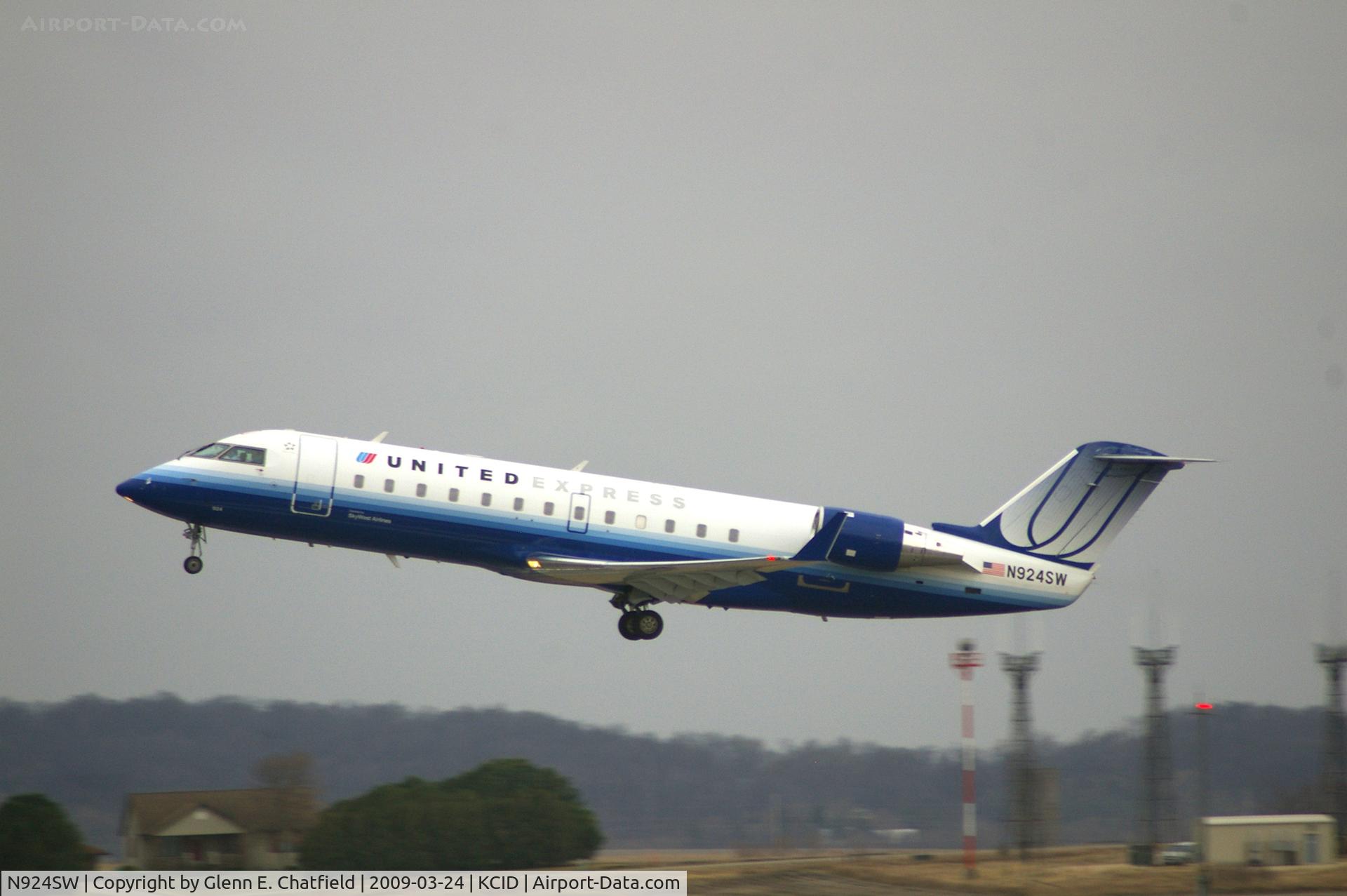N924SW, 2002 Bombardier CRJ-200LR (CL-600-2B19) C/N 7681, Departing Runway 9.