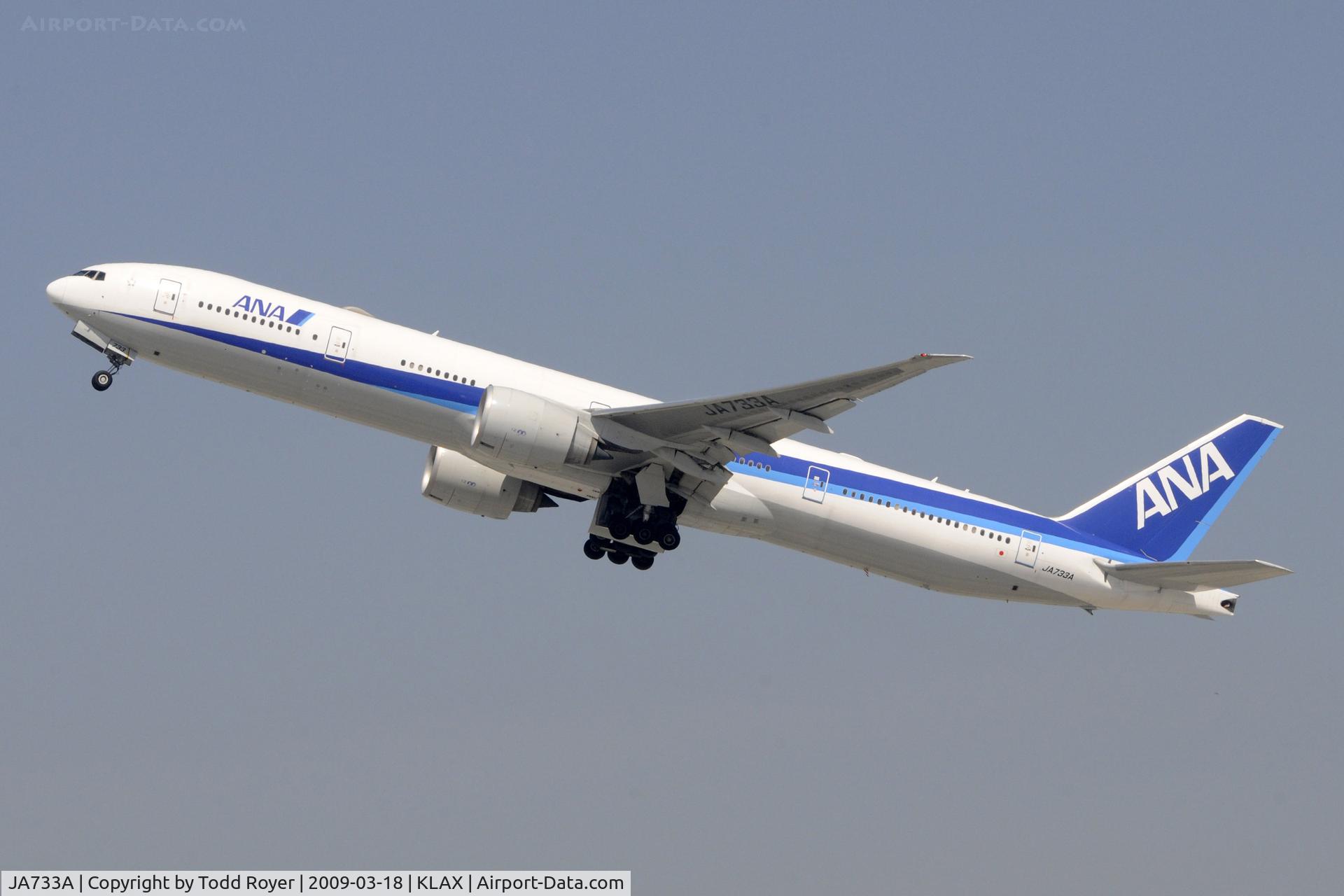JA733A, 2005 Boeing 777-381/ER C/N 32648, Departing LAX on 25R