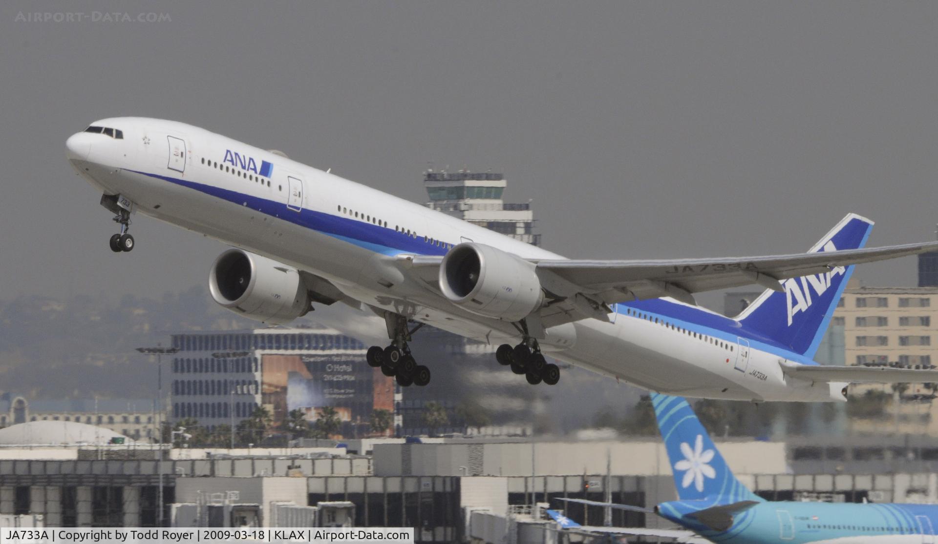 JA733A, 2005 Boeing 777-381/ER C/N 32648, Departing LAX on 25R