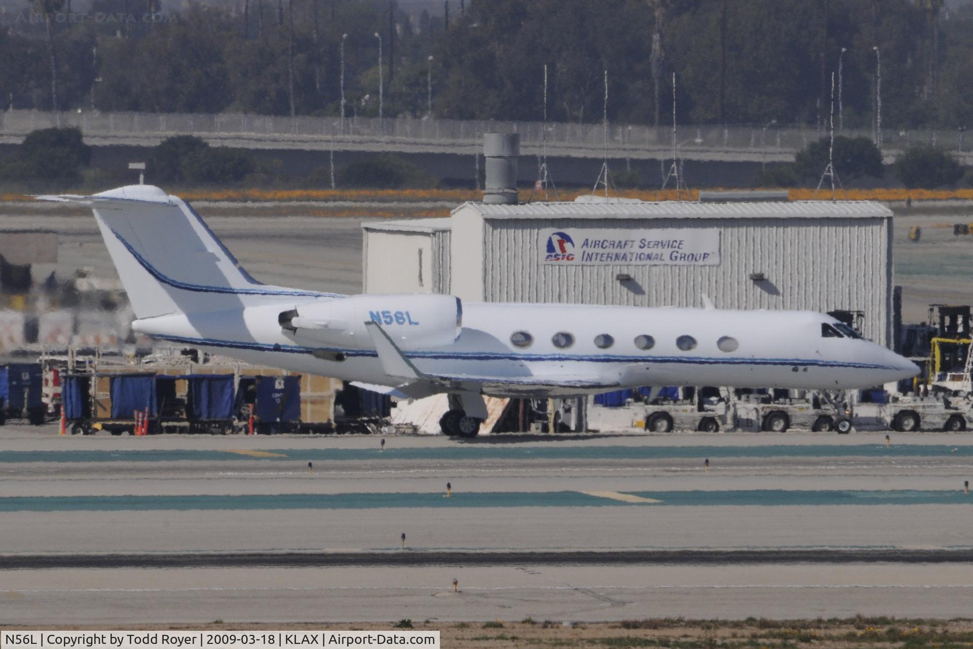 N56L, 1993 Gulfstream Aerospace G-IV C/N 1213, Taxi for departure