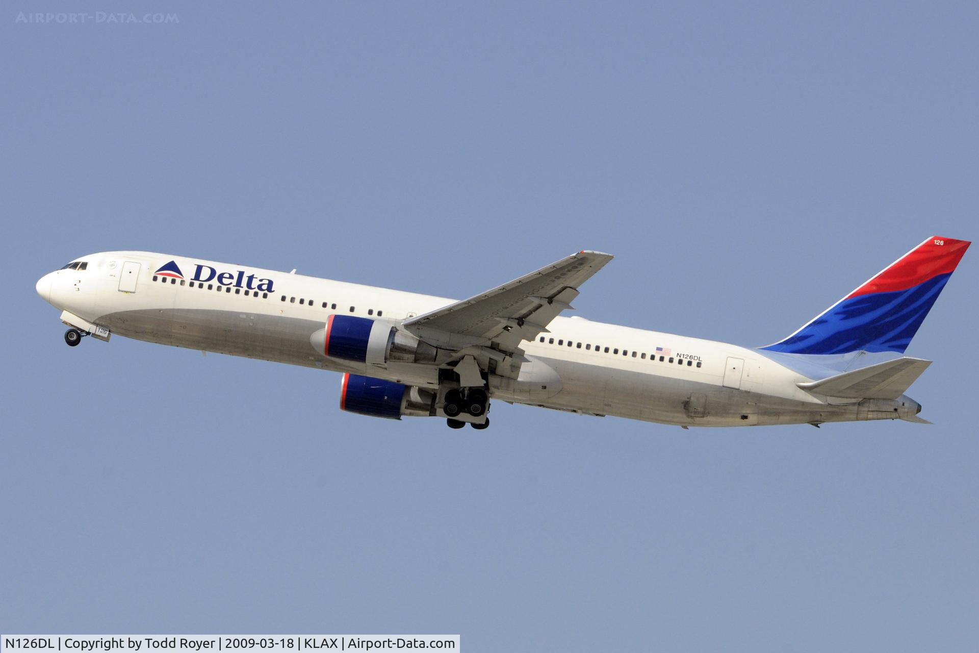 N126DL, 1988 Boeing 767-332 C/N 24076, Departing LAX on 25L