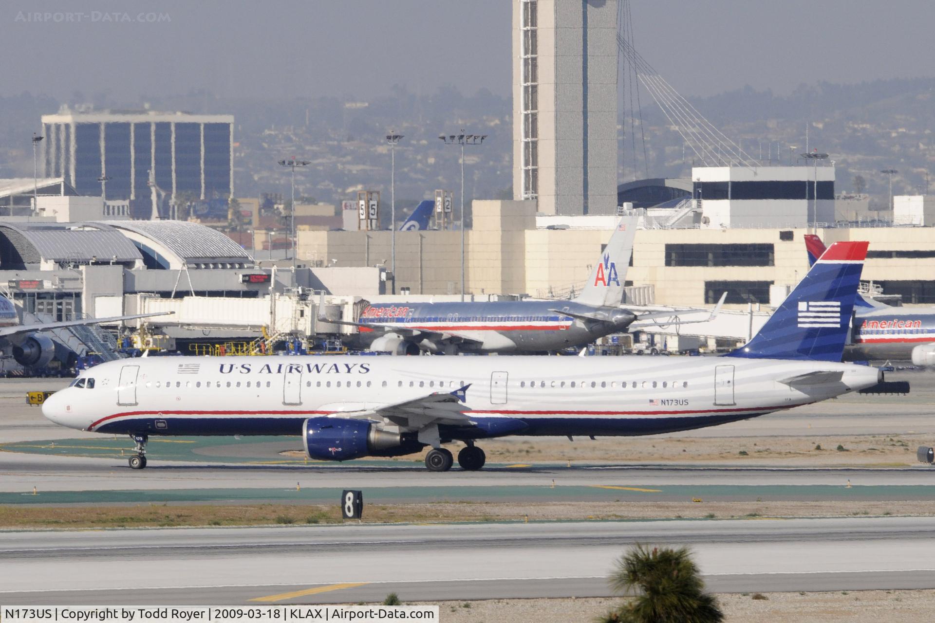 N173US, 2001 Airbus A321-211 C/N 1481, Taxi to gate