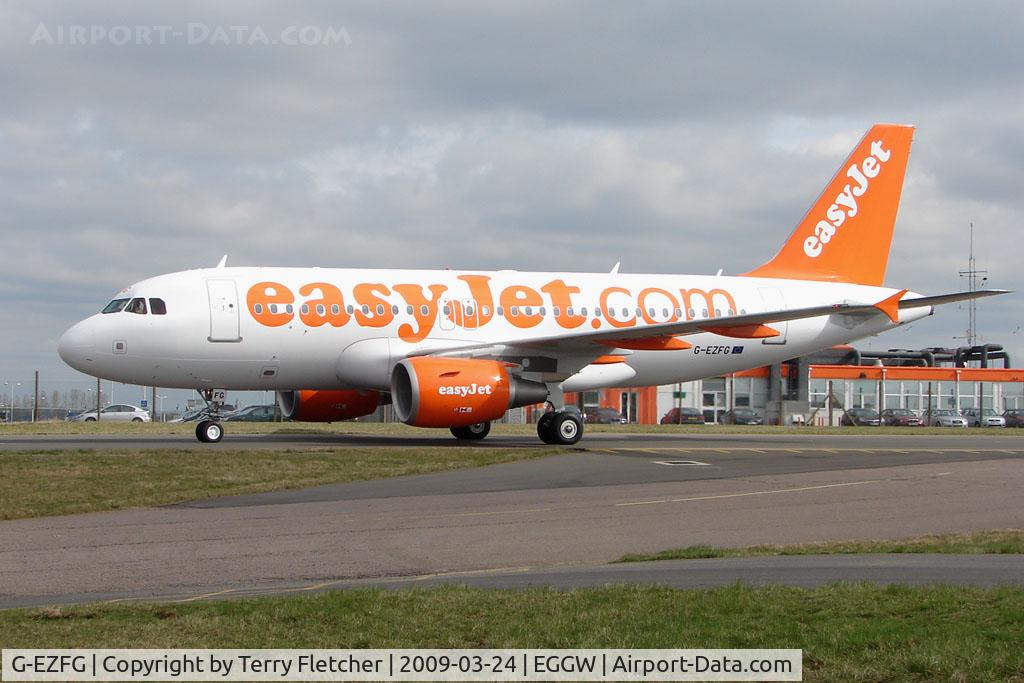 G-EZFG, 2009 Airbus A319-111 C/N 3845, Pictured just 4 days after delivery new Easyjet A319 taxies in at Luton