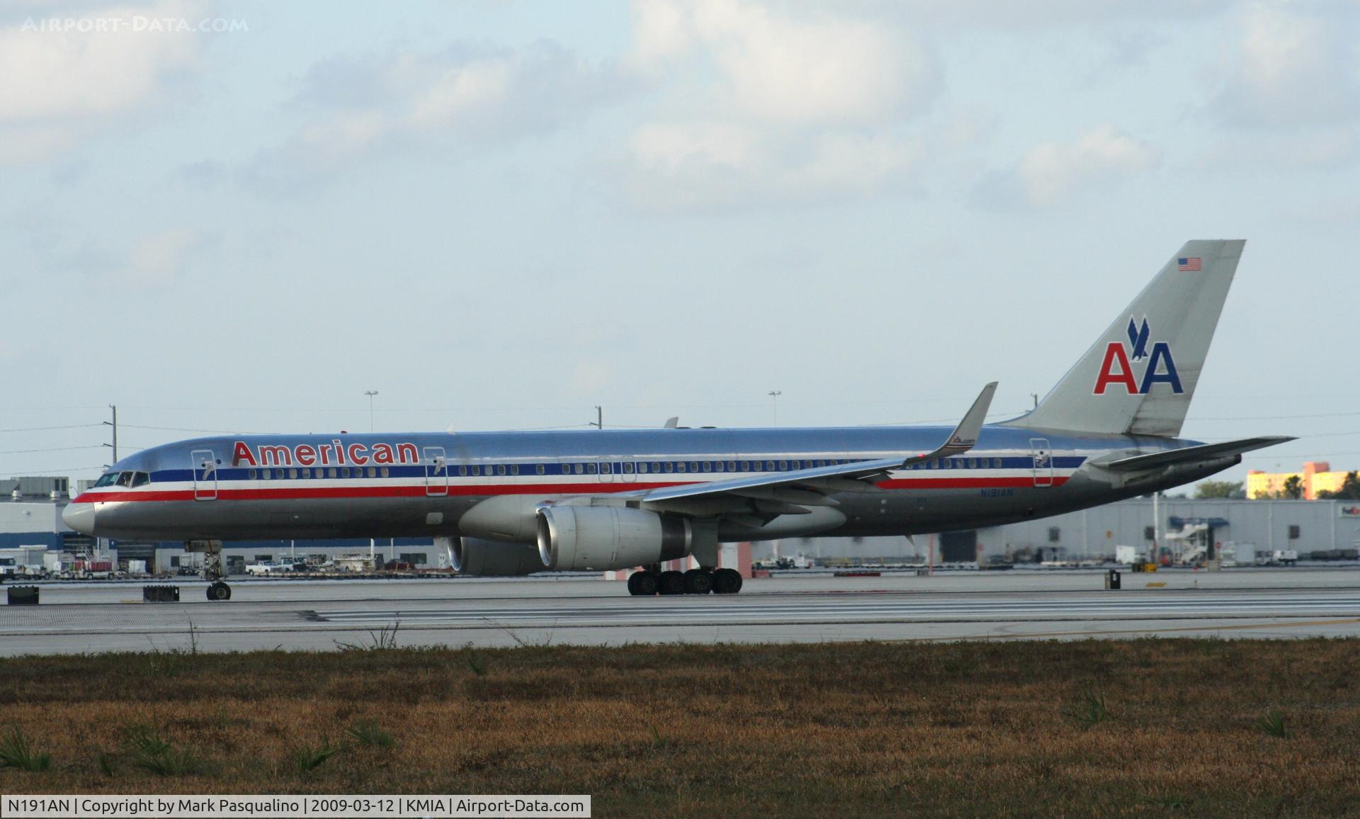 N191AN, 2001 Boeing 757-223 C/N 32385, Boeing 757-200
